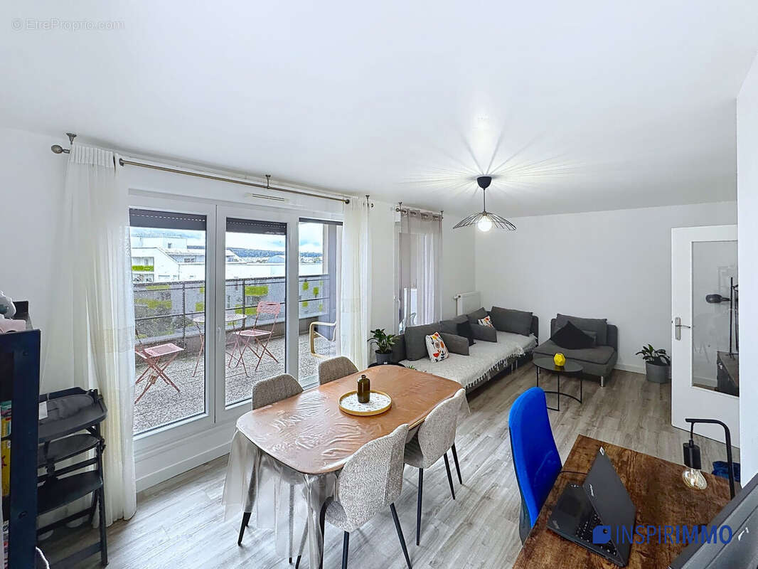Séjour - Appartement à CARRIERES-SOUS-POISSY