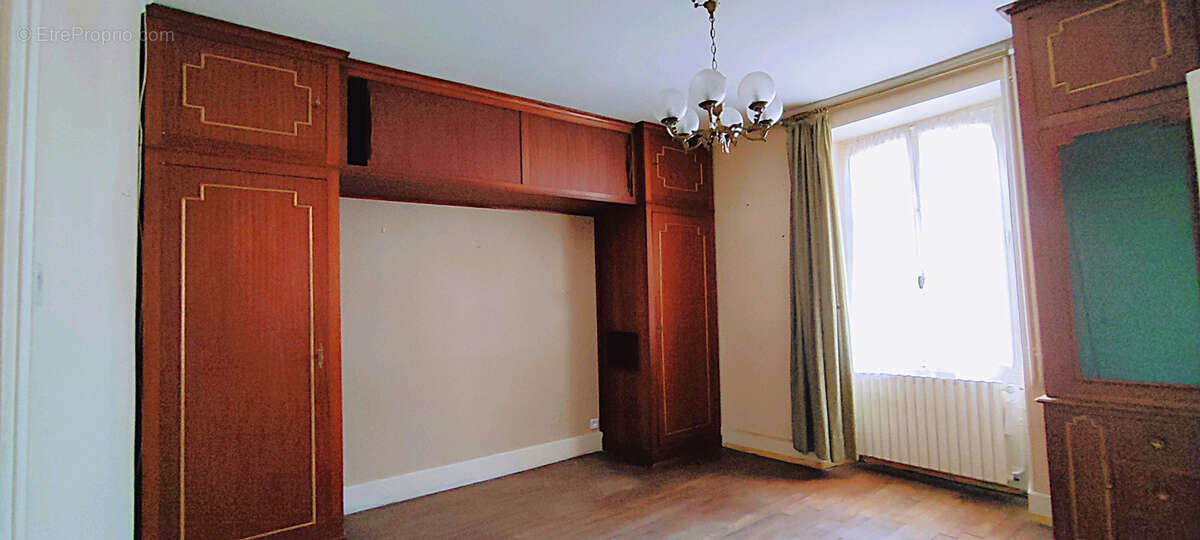 Maison à PRUNAY-LE-GILLON