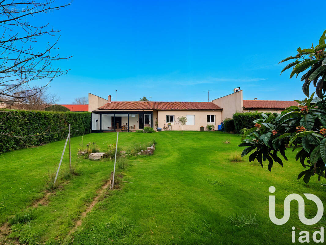 Photo 1 - Maison à POITIERS