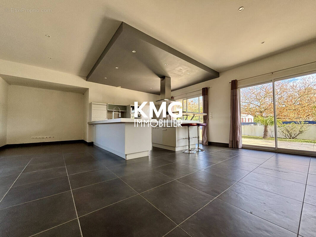 Maison à SAINT-PIERRE-D&#039;IRUBE