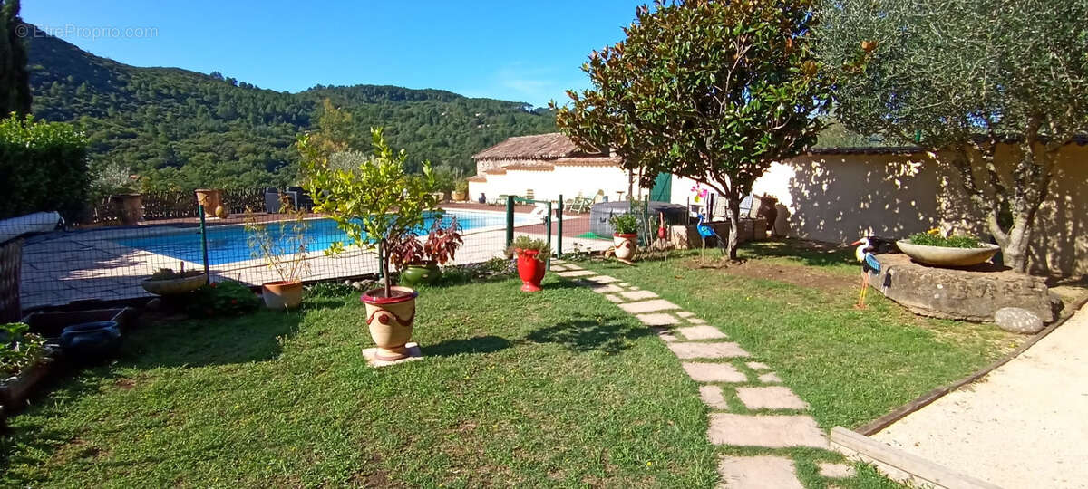 Maison de caractère avec piscine, dépendance et vue dégagée - photo 2