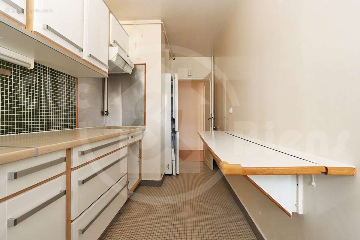 p1-06-2025 - Appartement à PARIS-15E