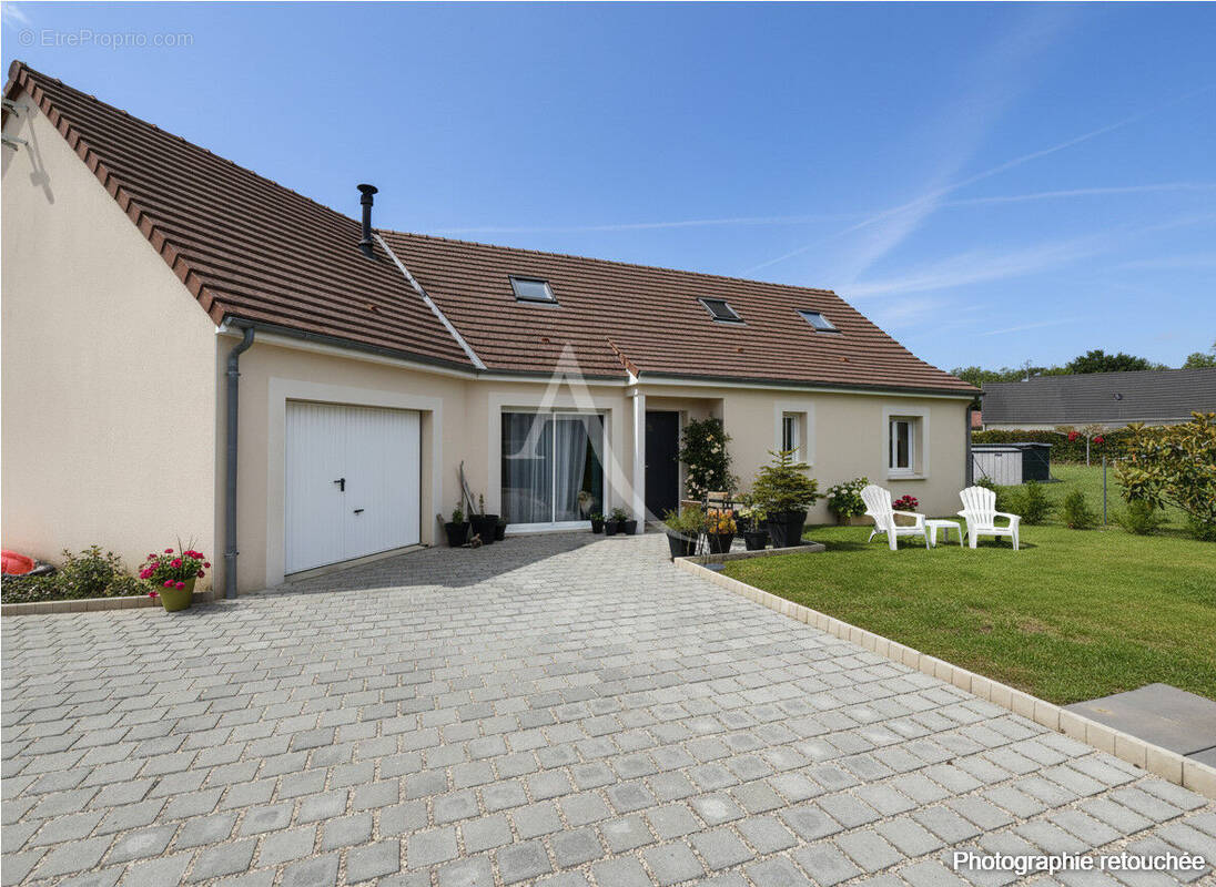 Maison à CANDE-SUR-BEUVRON