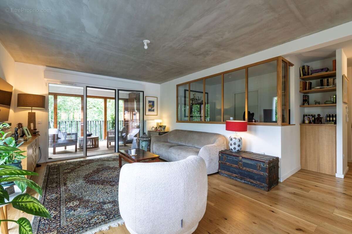 Salon avec vue bureau - Appartement à BAYONNE