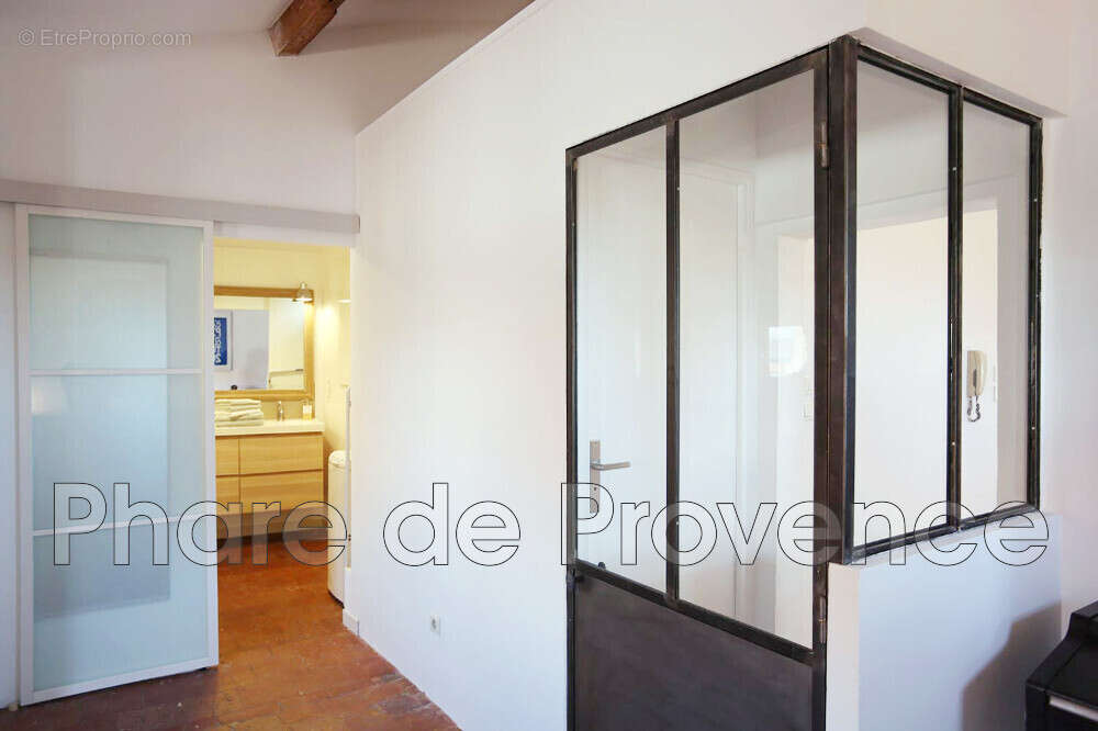 Appartement à MARSEILLE-2E