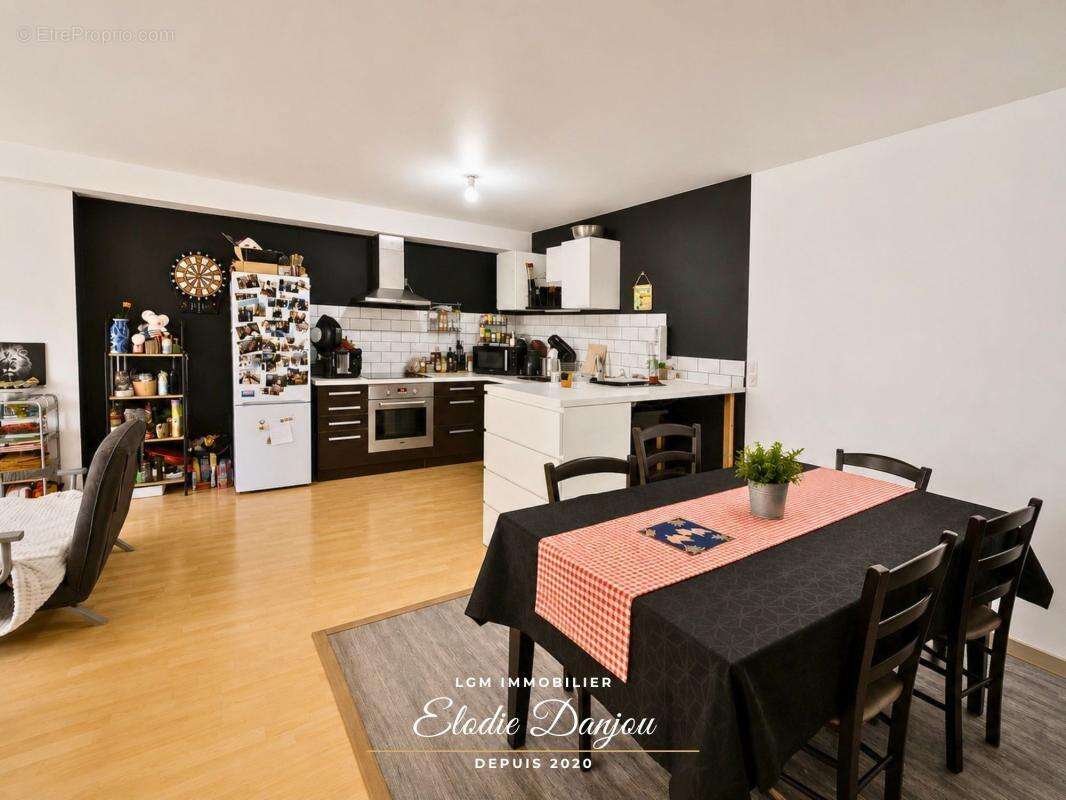 Ensemble murs commerciaux + appartement et dépendances - Aux portes de Châteaudun - photo 2