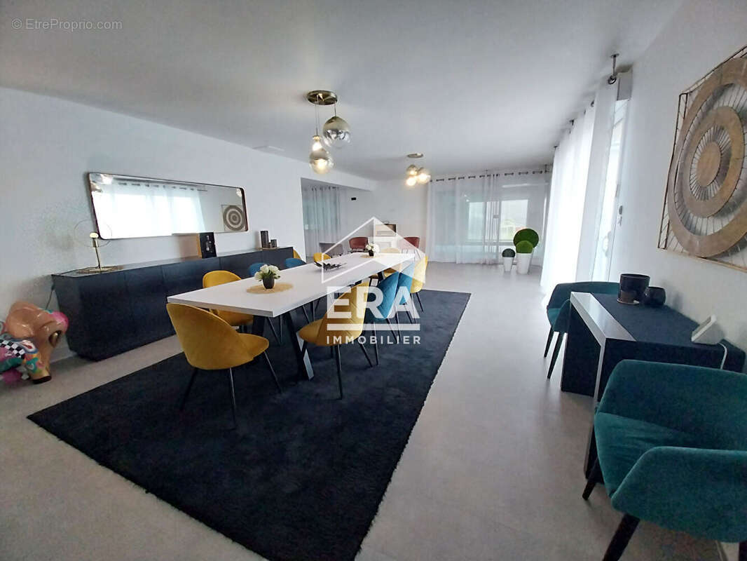 Autre à LA CHAPELLE-VENDOMOISE