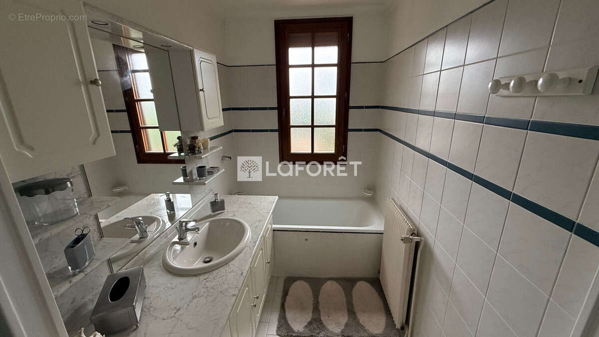 Maison à SAINT-JACQUES-SUR-DARNETAL