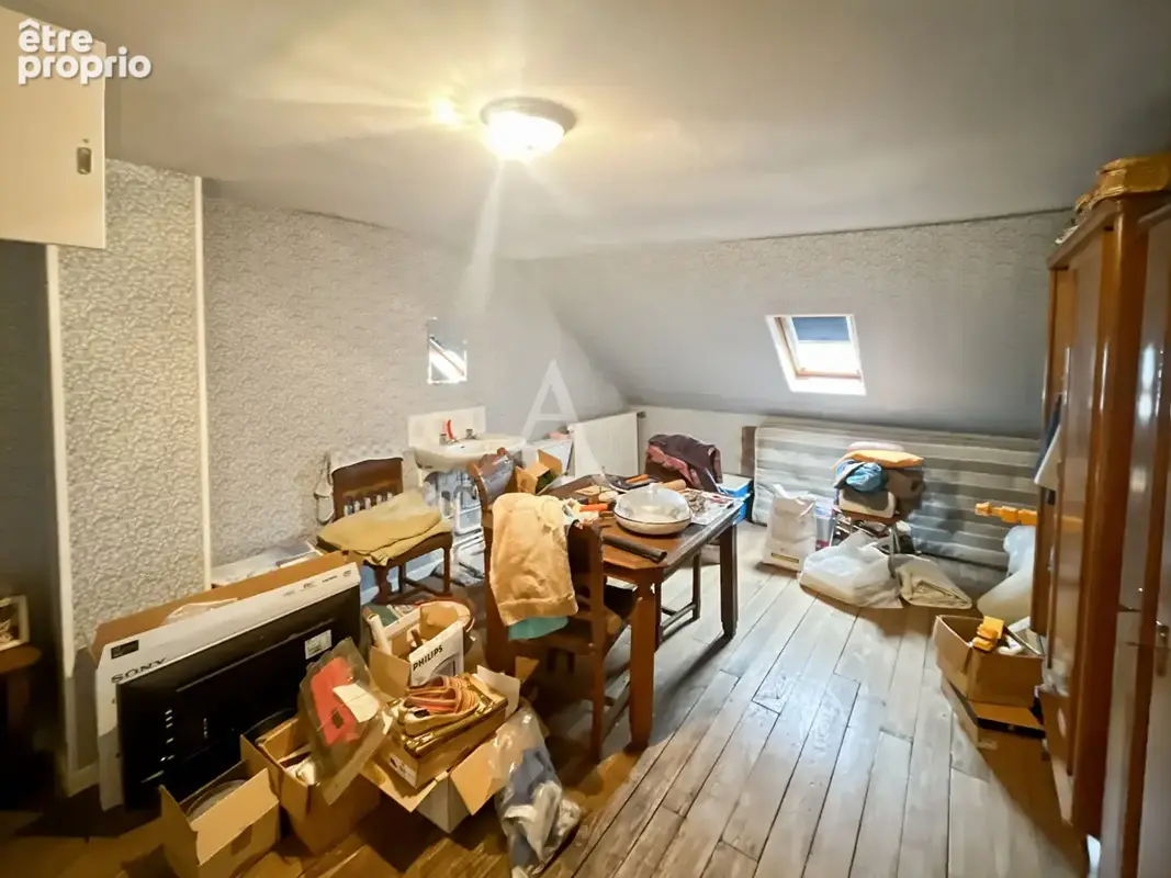 Maison ancienne de 122 m² avec 4 chambres et potentiel d'aménagement à Gaillon sur Montcient - photo 10