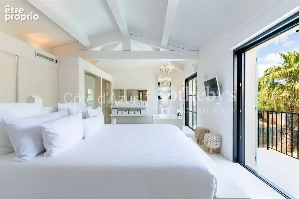 Villa contemporaine avec vue mer à vendre à Gassin, aux portes de Saint-Tropez. - photo 14