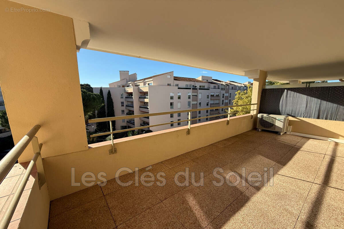 Appartement à HYERES