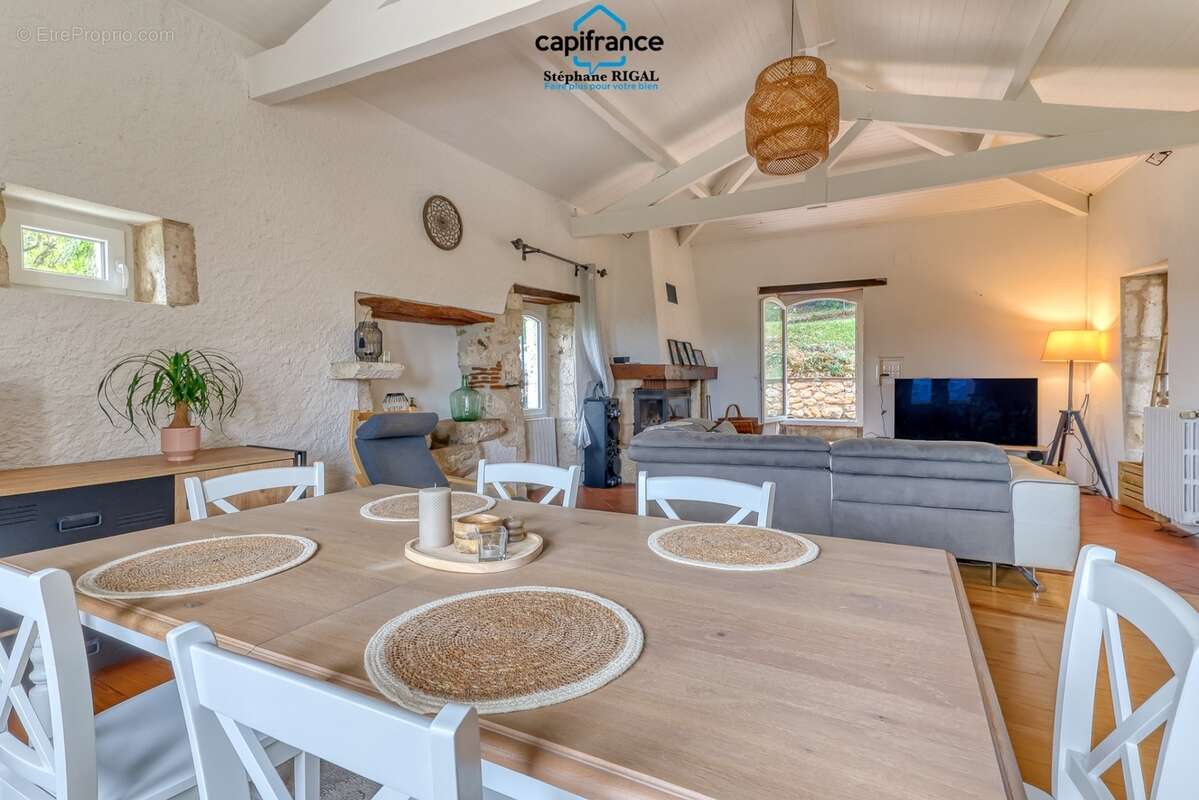 Propriete à vendre 5 pièces PUJOLS (47) Maison de 135m2 sur 6144m2 de terrain et piscine - photo 13