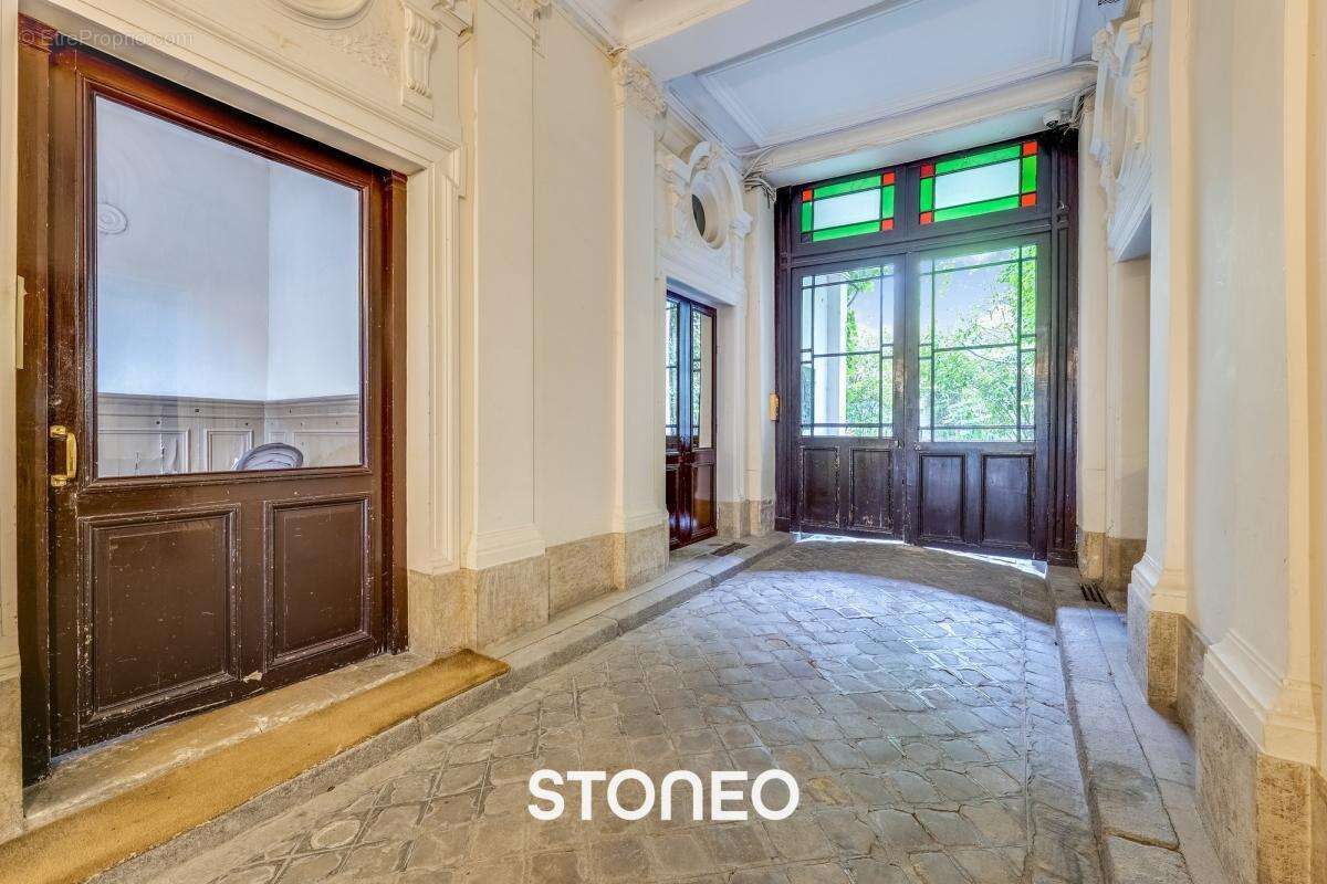 Appartement à PARIS-7E