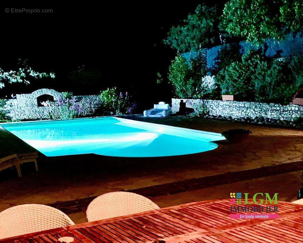 Maison à PLAN-DE-LA-TOUR