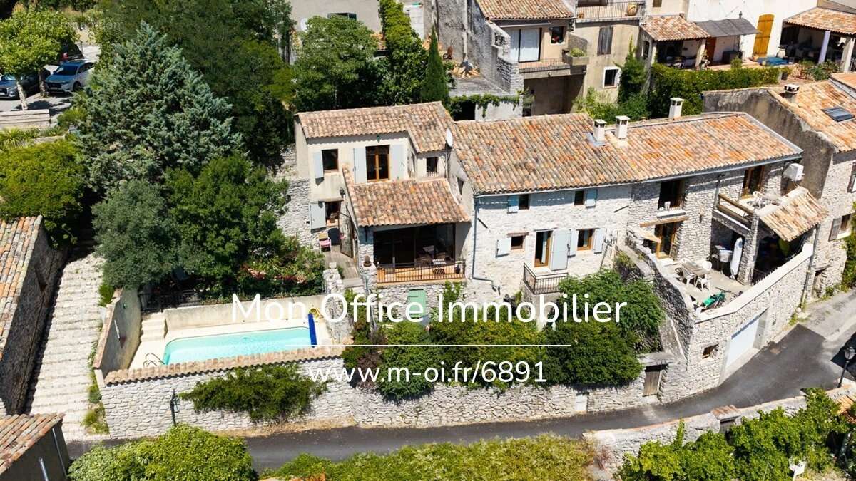 Référence : 6891-SJO - Maison provençale en pierre au coeur du village de St-Julien (83560): 4 chambres - véranda- piscine- cave - photo 6
