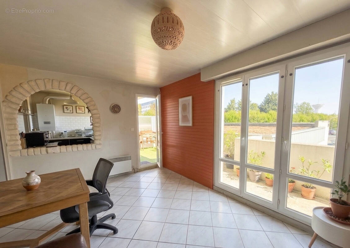 Appartement à SAINT-JEAN-DE-LA-RUELLE