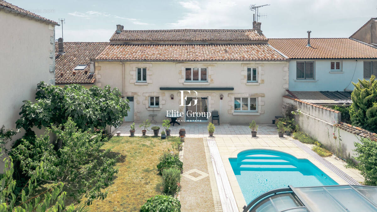 Maison à CHATEAUNEUF-SUR-CHARENTE