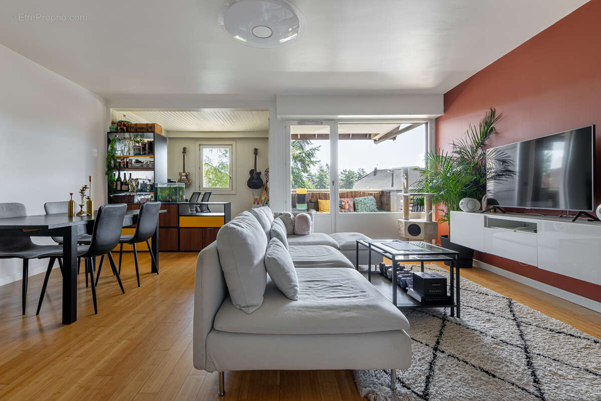 Appartement à POISY