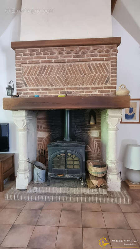 Maison à COMBRES
