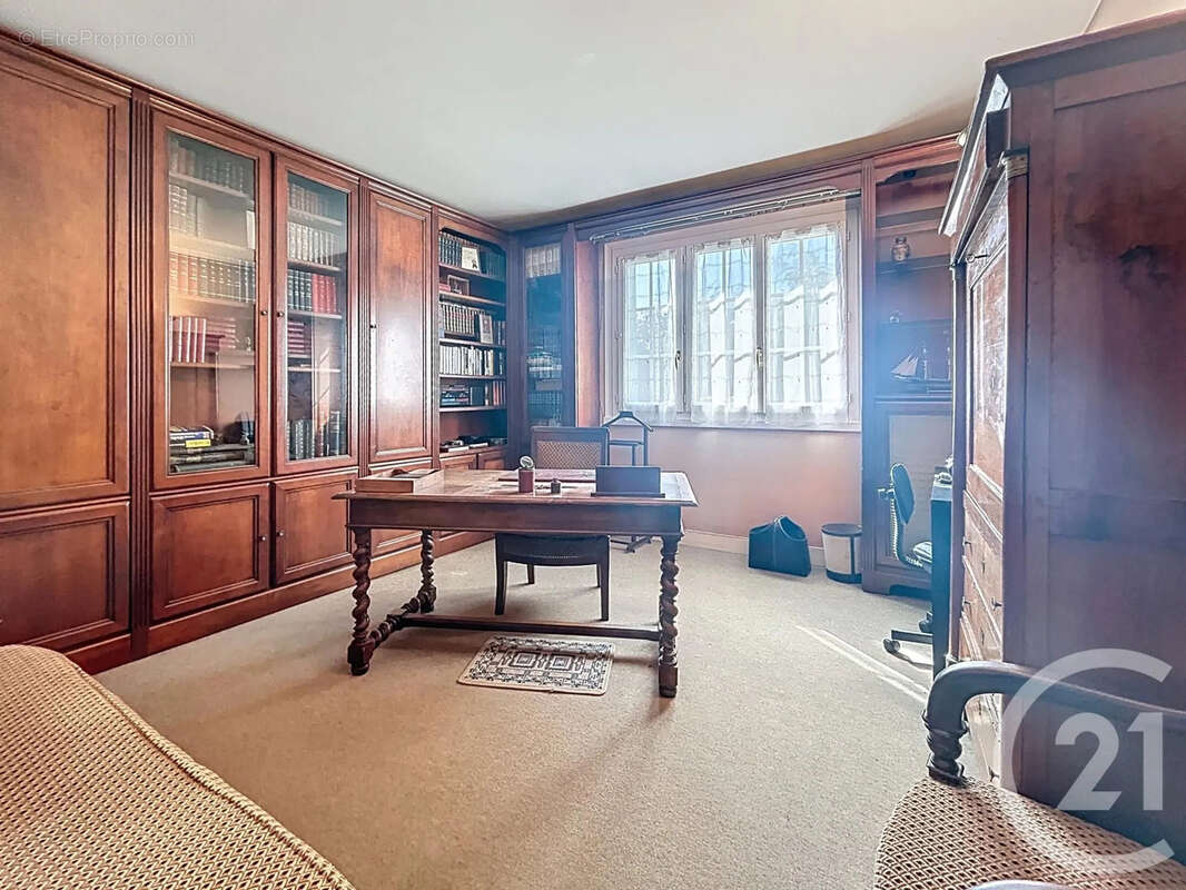 Maison à LE MEE-SUR-SEINE