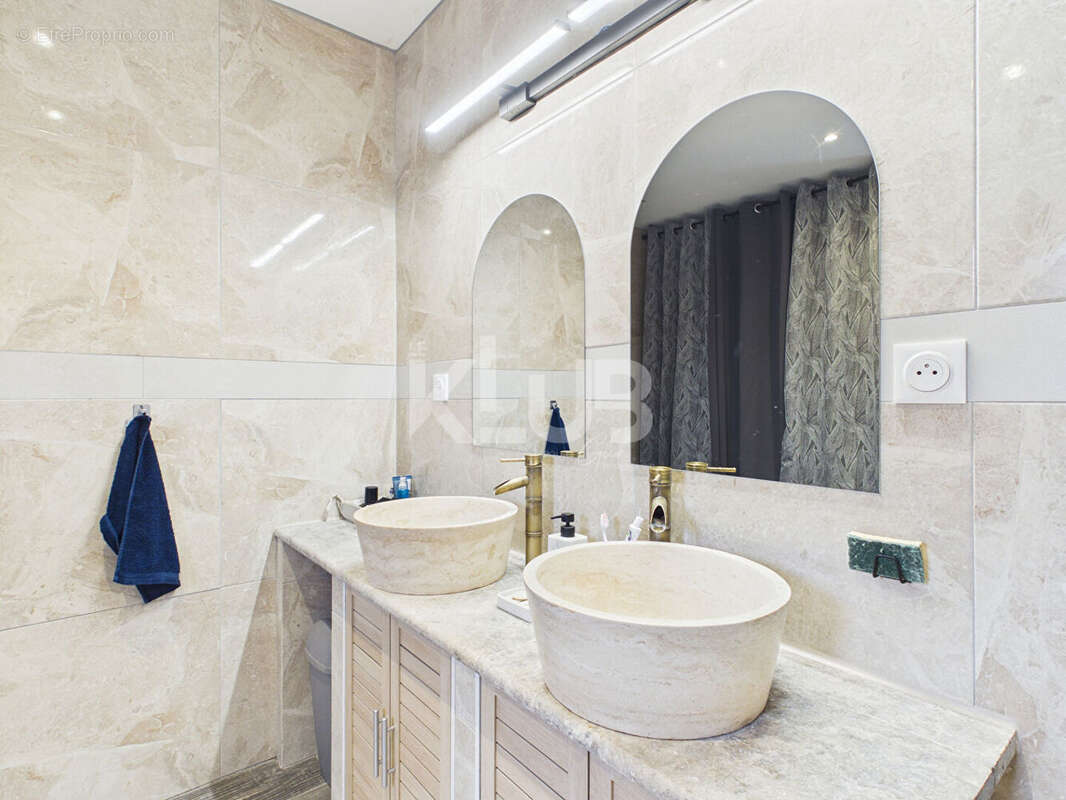 Maison à GINASSERVIS