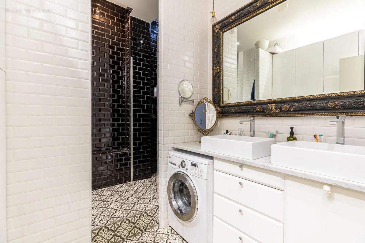 Appartement à PARIS-10E