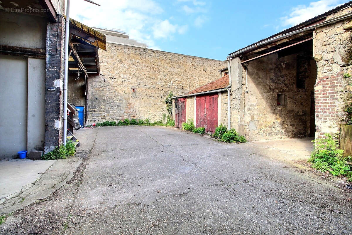 Appartement à GENNEVILLIERS