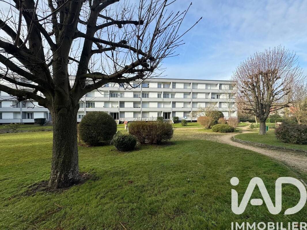 Photo 1 - Appartement à SAINT-FARGEAU-PONTHIERRY
