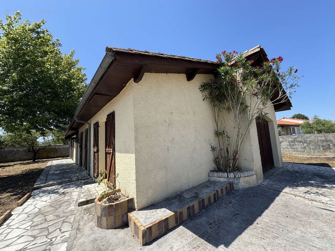 Maison à PAREMPUYRE