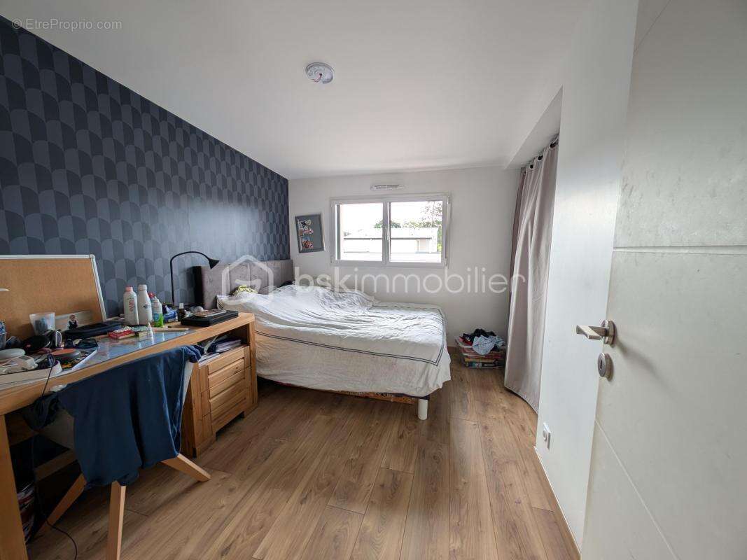 Aux portes de Rennes, à seulement 5 minutes du centre de Cesson-Sévigné, laissez-vous séduire par cette magnifique maison contem - photo 19