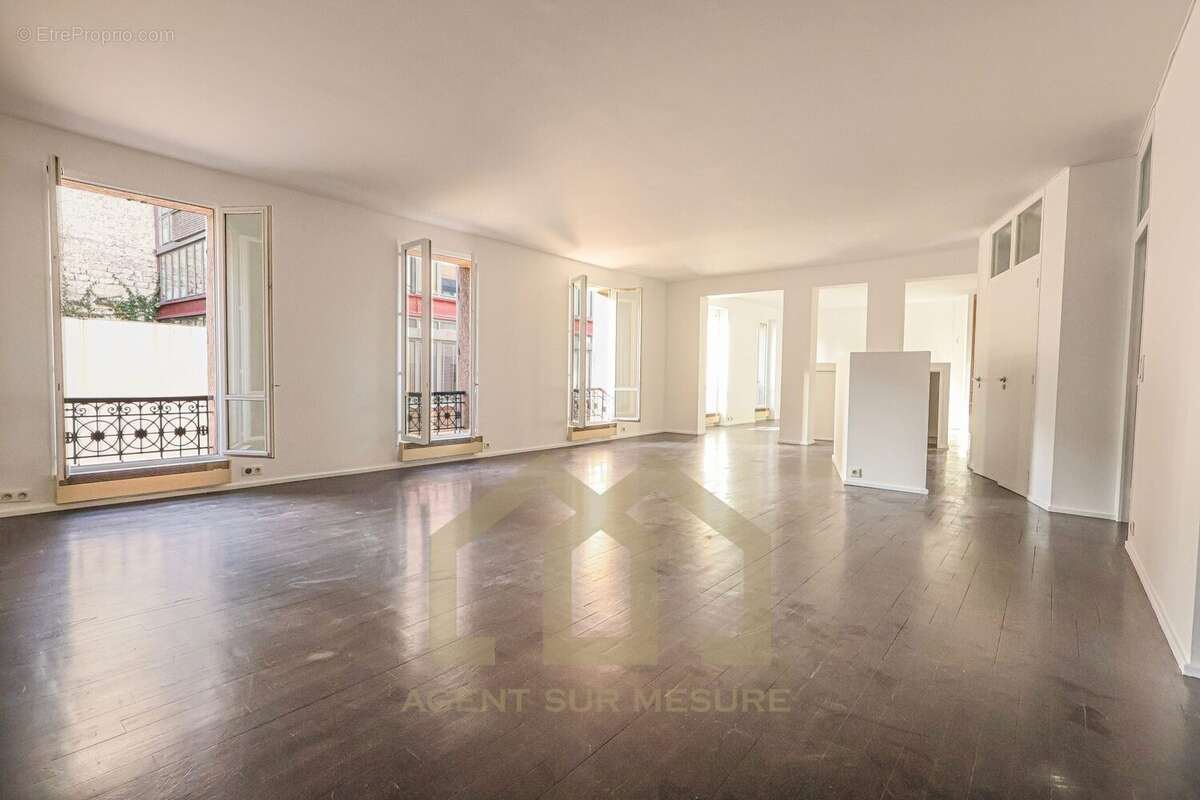 Appartement à PARIS-11E