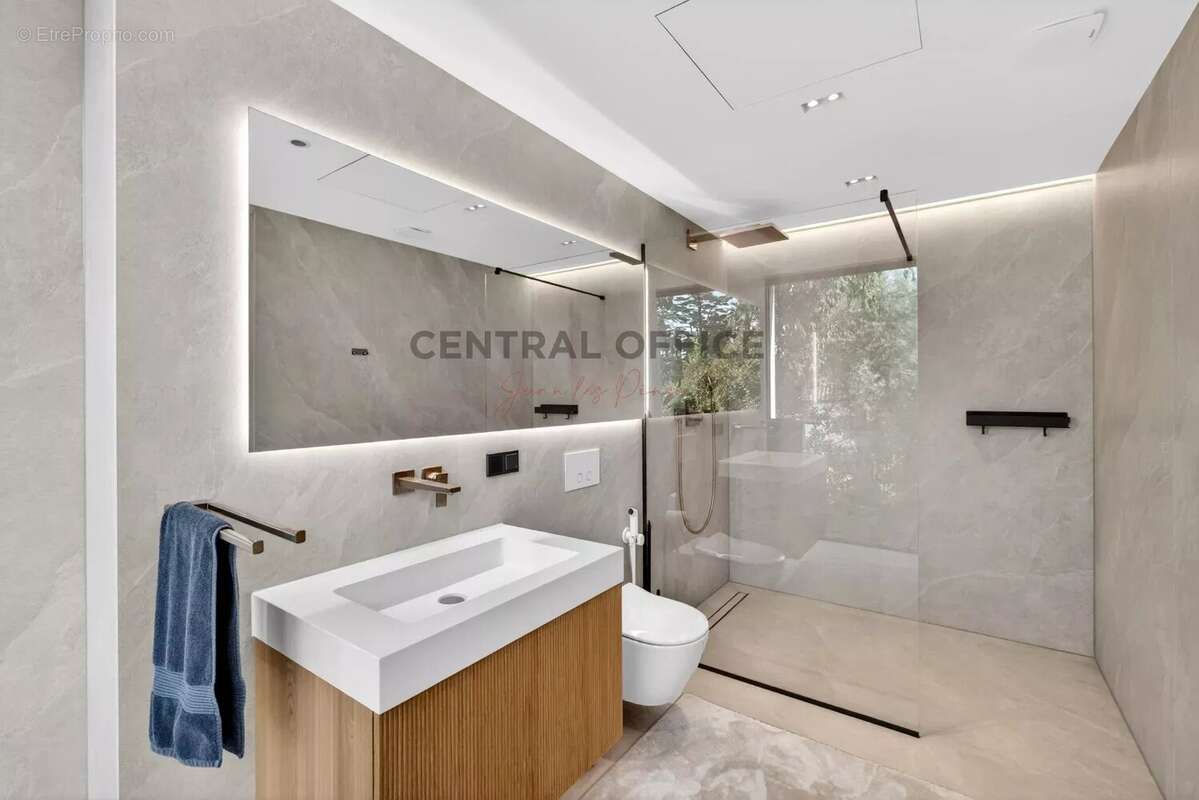 CAP D'ANTIBES- versant Ouest, villa contemporaine neuve d’exception dans un domaine privé - photo 23