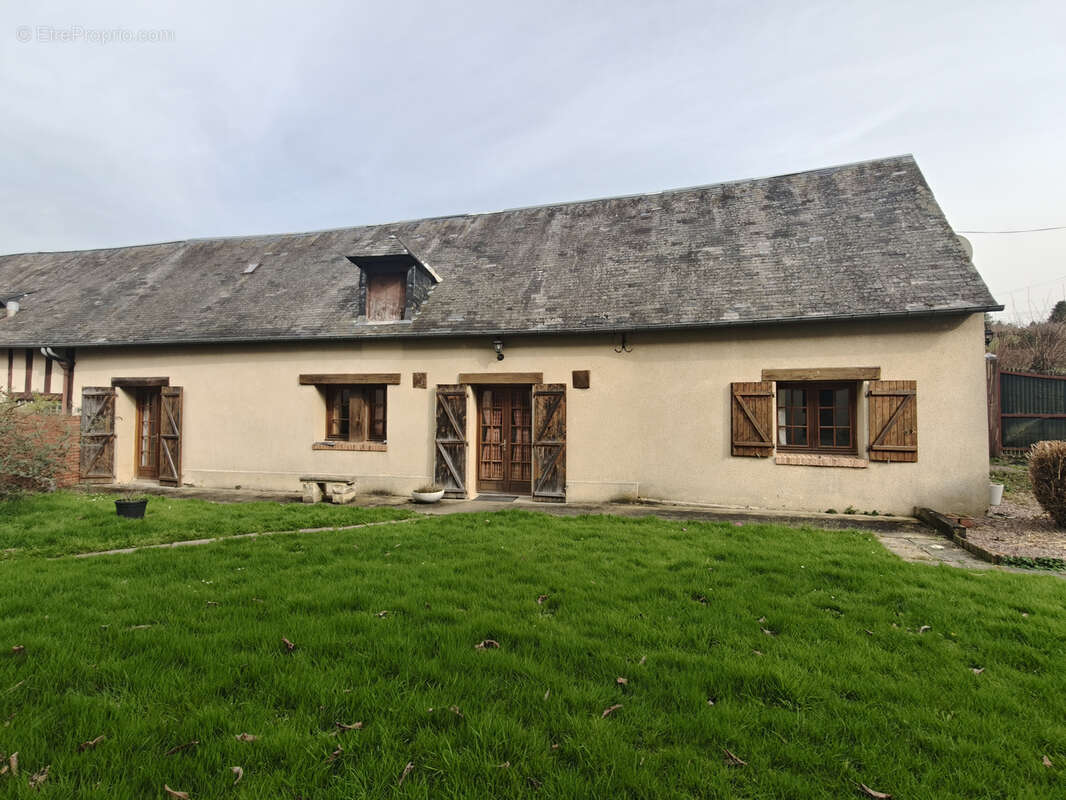 Maison à MONTREUIL-L'ARGILLE