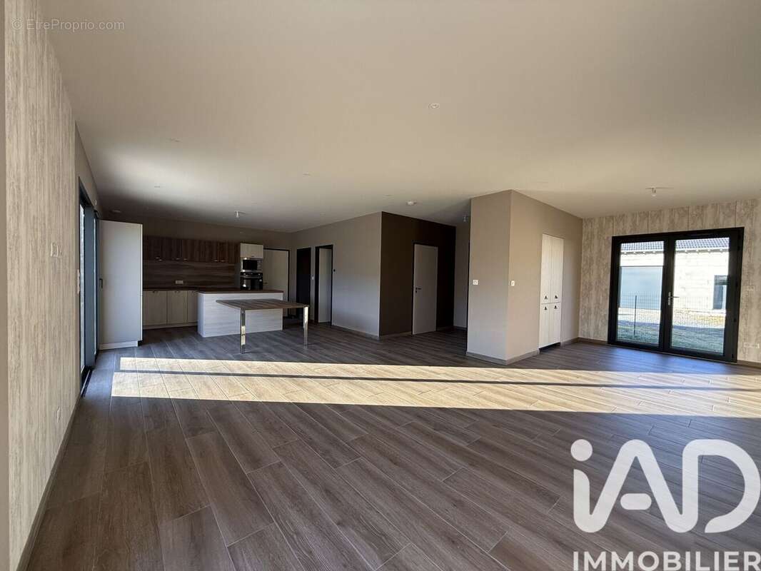 Maison 115 m² à Saint-Pierre-Eynac  - photo 9
