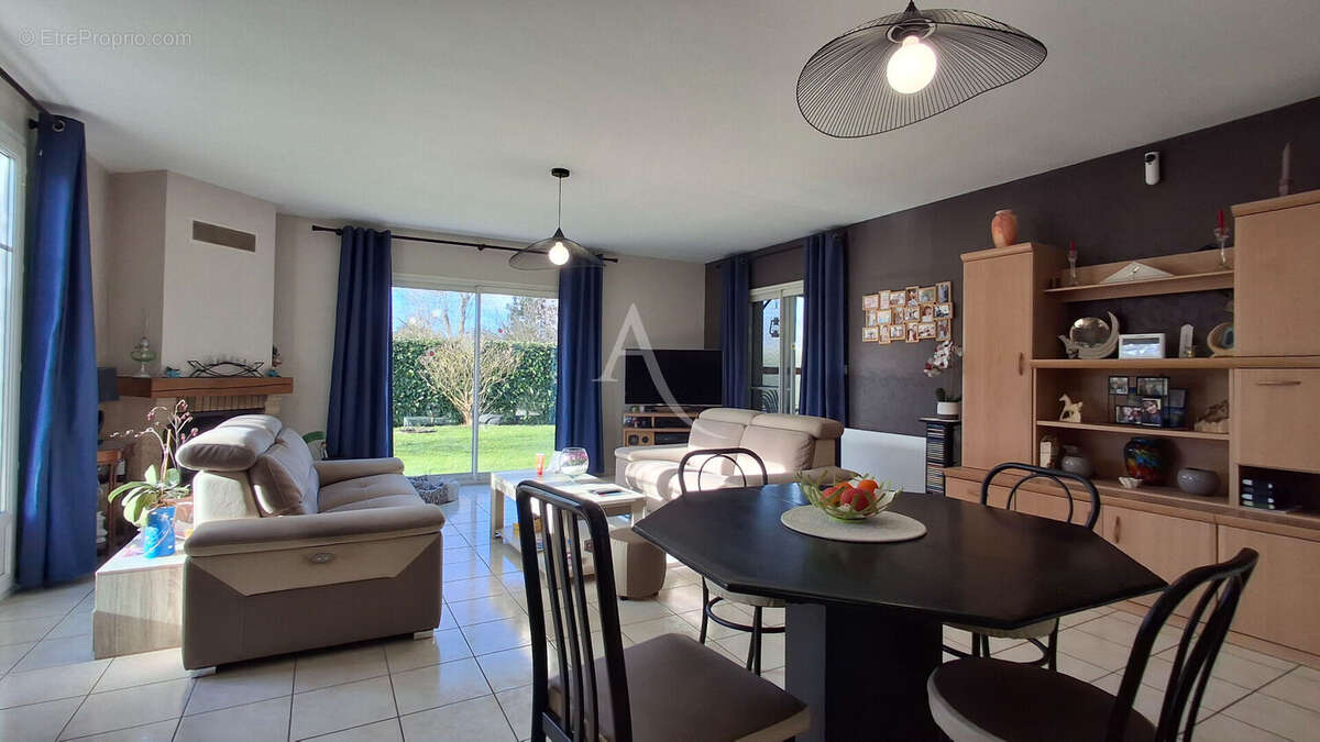 Maison à SAINTE-SOULLE