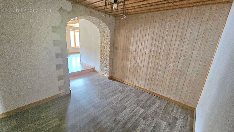 Appartement à FONCINE-LE-HAUT