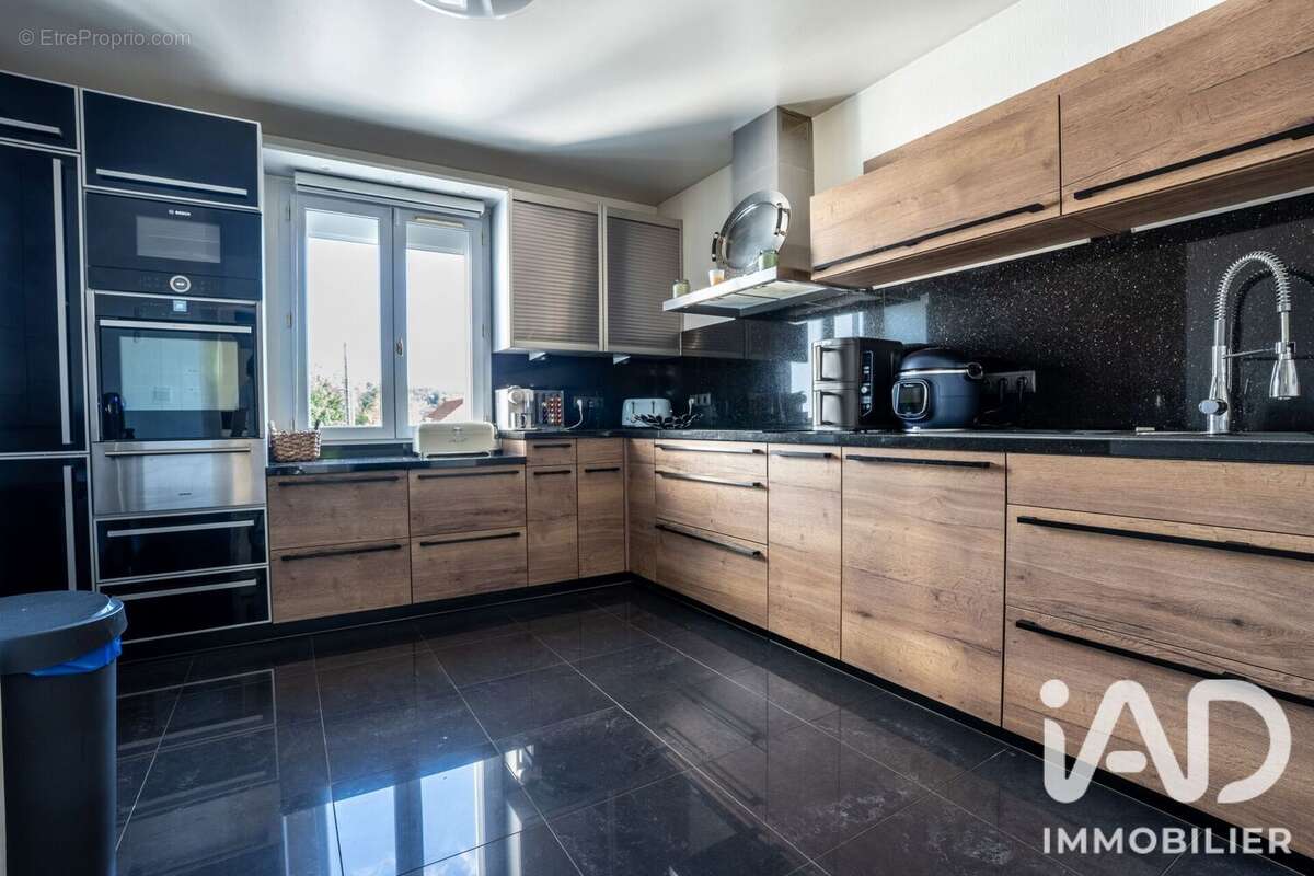 Maison 330 m² à Forbach  - photo 8