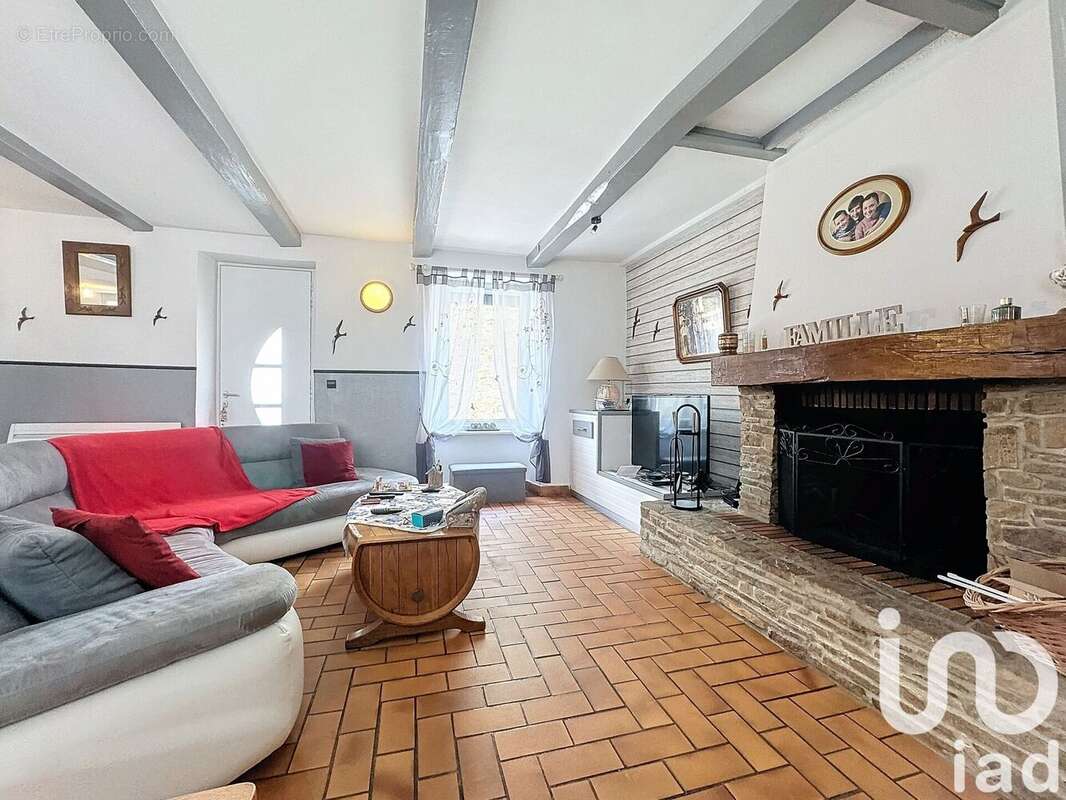 Photo 2 - Maison à LA VILLE-ES-NONAIS