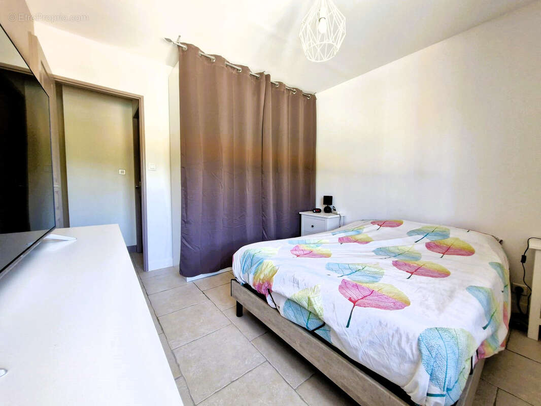 Maison à BAGNOLS-EN-FORET