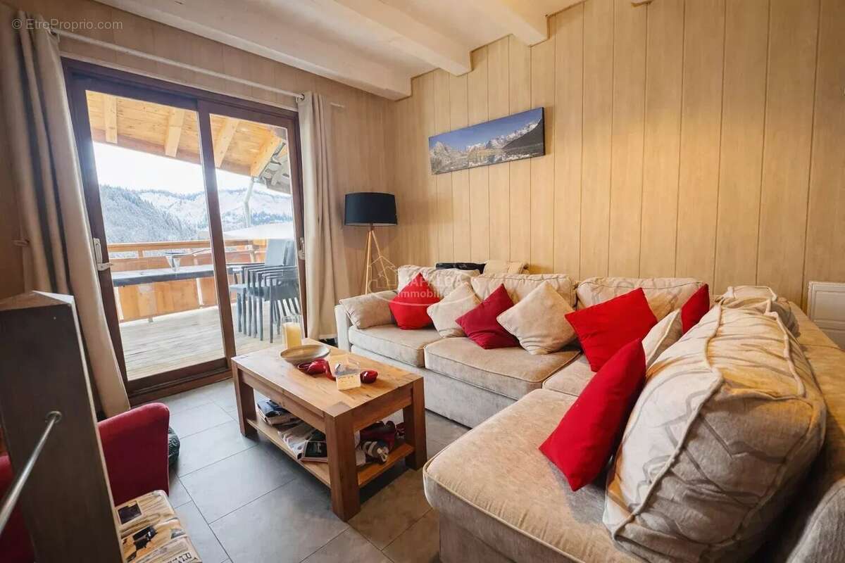 Appartement à NANCY-SUR-CLUSES