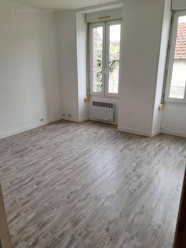 Appartement à BRIENON-SUR-ARMANCON