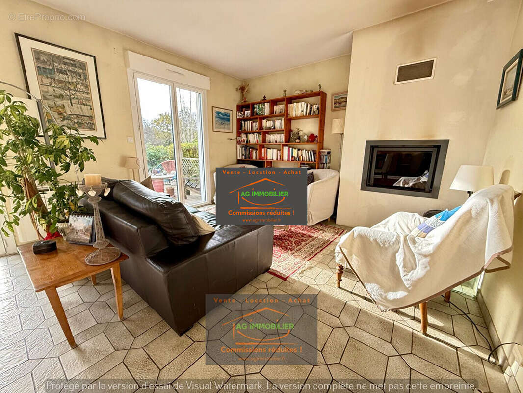 Maison à MONTGERMONT