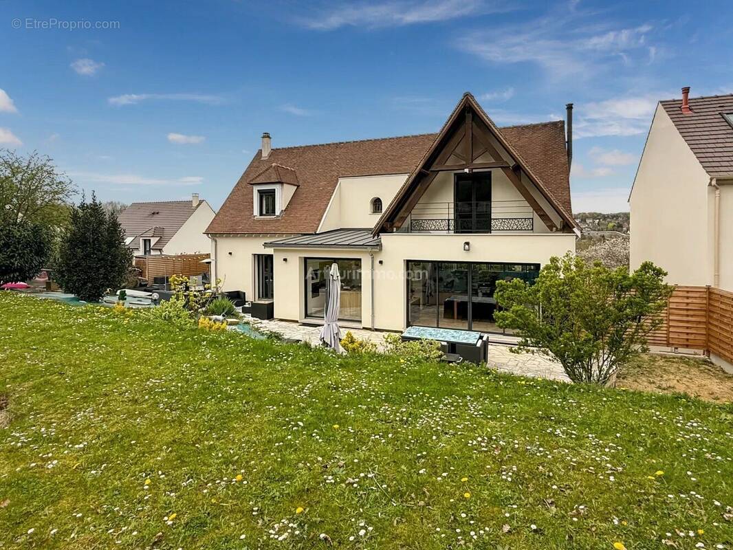 Maison à MONTEVRAIN