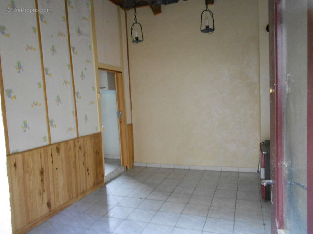 Maison de village à rénover, cœur de village, proche d'Arlanc - photo 2