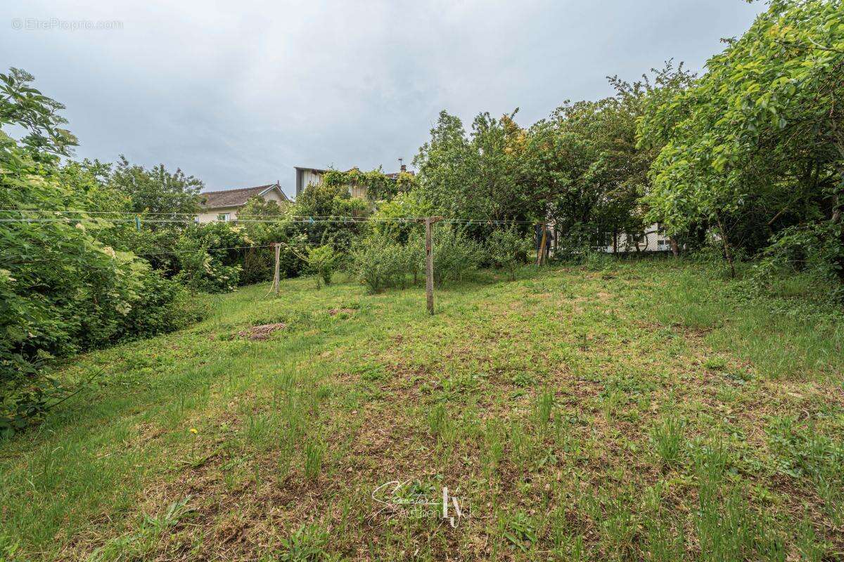 Maison 115 m² à Saint-Priest-Ligoure  - photo 3
