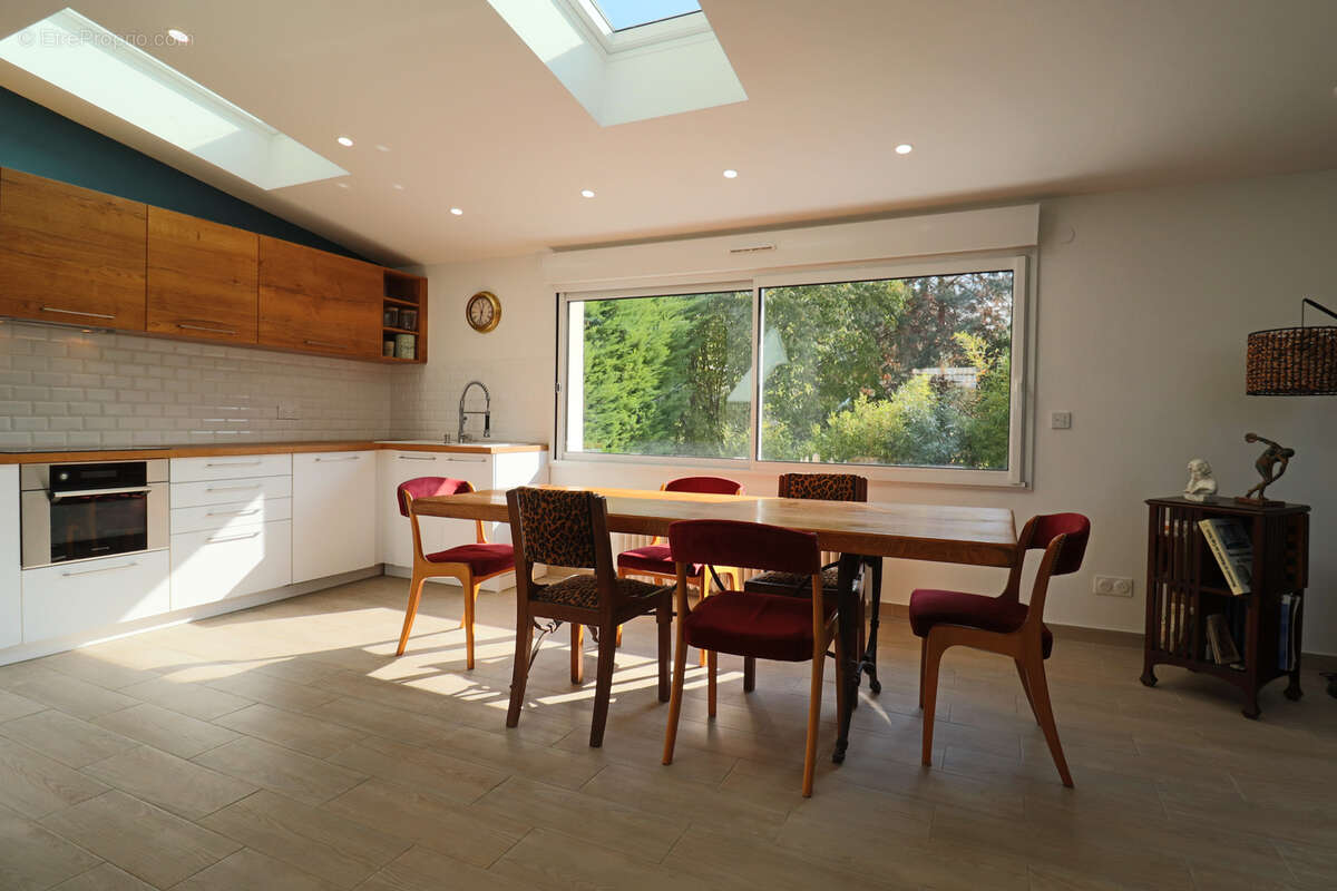 Maison à LES PAVILLONS-SOUS-BOIS