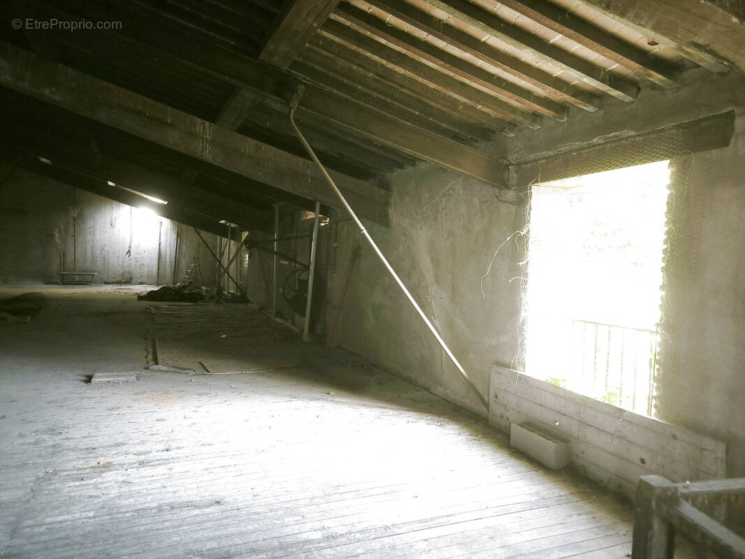 Maison à SAINT-LAURENT-DE-LA-SALANQUE