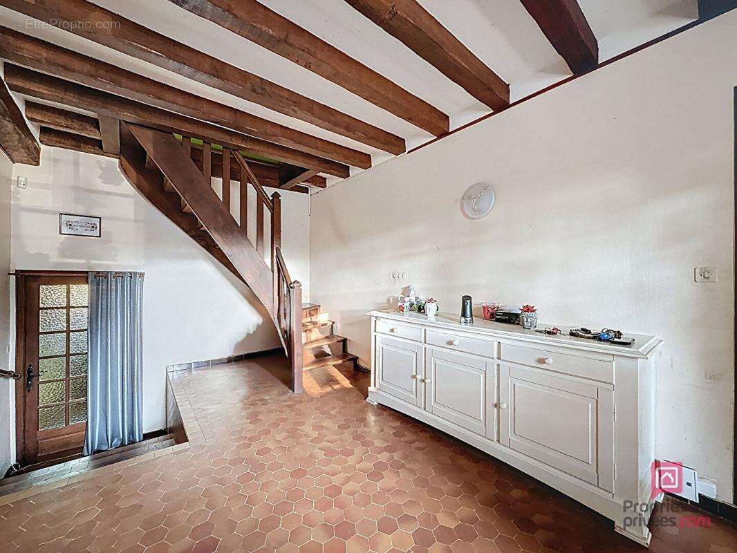 Maison à BONNETABLE