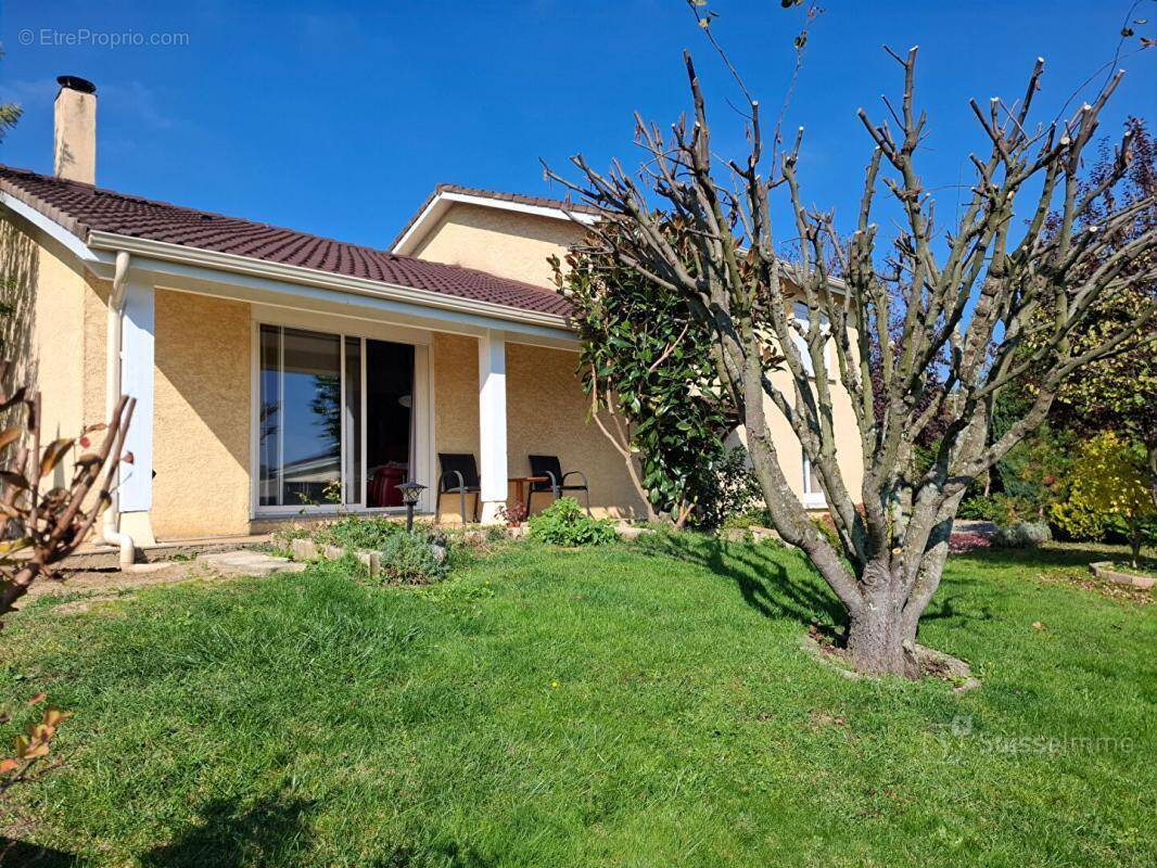 Maison à LA CHAPELLE-DE-SURIEU