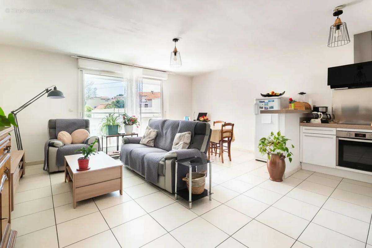 Appartement à MARSEILLE-13E